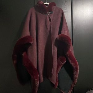 Burgundy cloak/shawl/cape with faux-fur trim